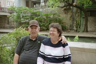 TEXAS S.A. RIVERWALK SISSY & TOM.JPG